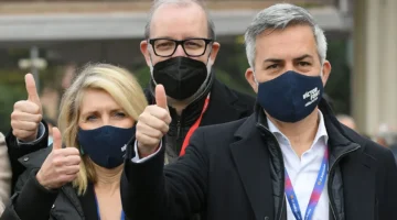 زلزال في برشلونة.. فيكتور فونت يتوعد بإنهاء حقبة لابورتا في انتخابات يناير 2026